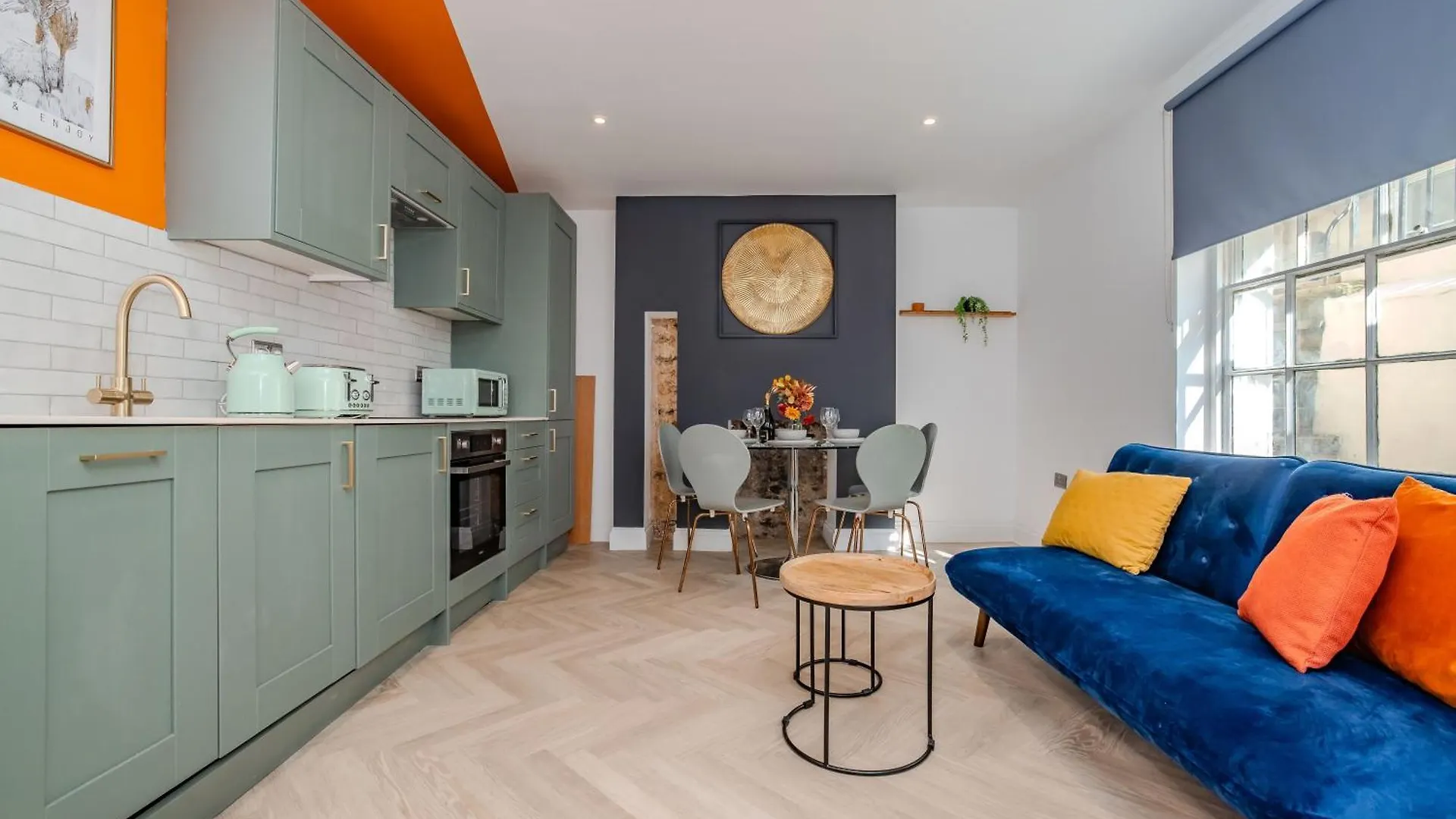 2 Bedroom Flat Next To Brighton Beach 0*,