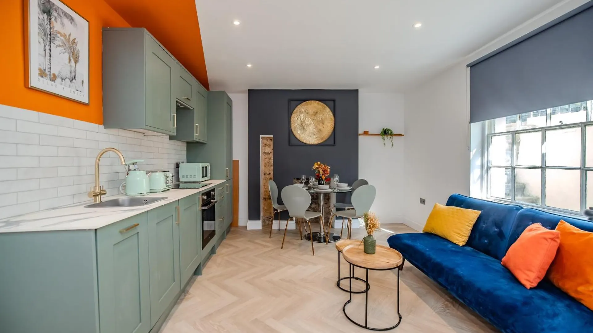 2 Bedroom Flat Next To Brighton Beach